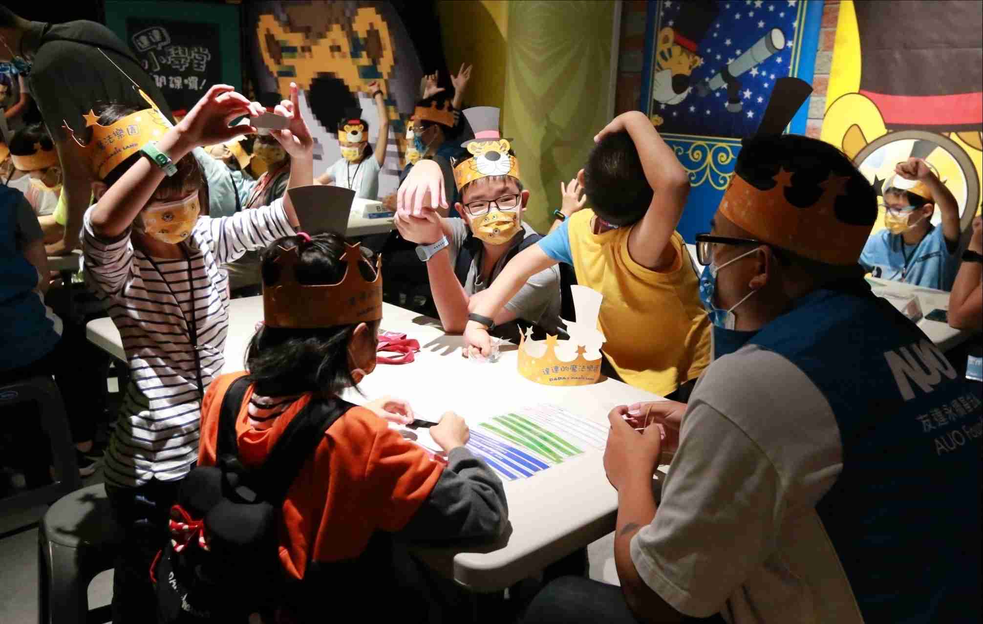 NG大舞台以永续理念推动全人教育计划，，，，内外结盟储备科普教育人才，，，荣获亚太永续行动奖社会共融面的金奖肯定