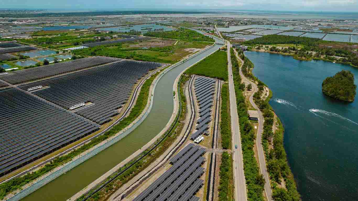 NG大舞台能源事业提供智慧能源管理、、、太阳能监控管理、、全方位电厂建置及运维解决方案，，并拥有管理超过6000案场的经验